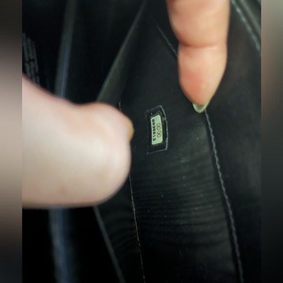 Chanel Caviar along Zippy Wallet - Picture 8 of 8